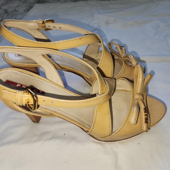 Authentic Prada Bow Tie Heels Strappy Size 39 Beige Made in Italy 4 inch heel - Picture 5 of 7